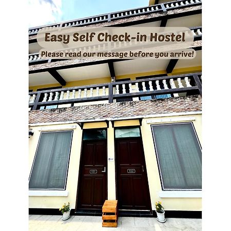 October Hostel Chiangmai Chiang Mai Exteriör bild